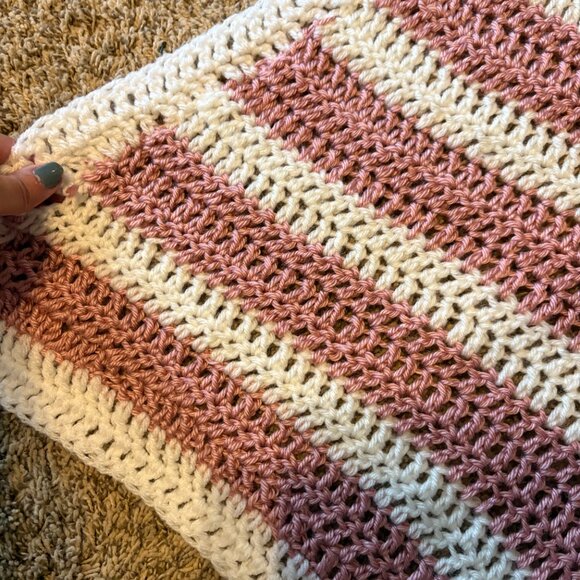 Handmade baby girl knitted baby blanket - Picture 2 of 2